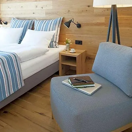 M120 Hotel
