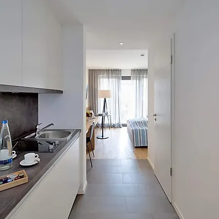M120 Hotel